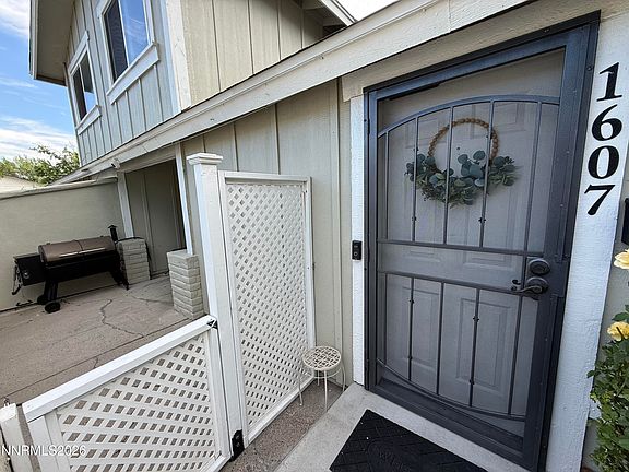 3rd image of 1607 London Cir