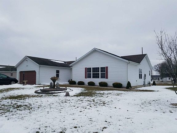 3rd image of 29843 Roscommon Dr