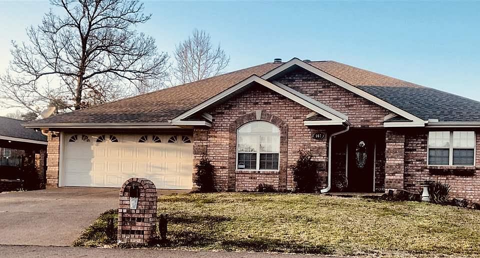 1st image of 107 Brookmoor Ln
