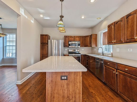 4th image of 1305 Shetland Dr