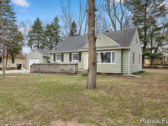 2nd image of 4134 Bell Ave NE