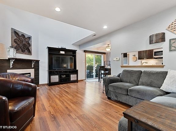 4th image of 17010 Circle Dr W #17010