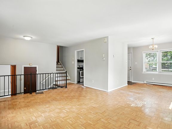 4th image of 701 Gaywood Dr