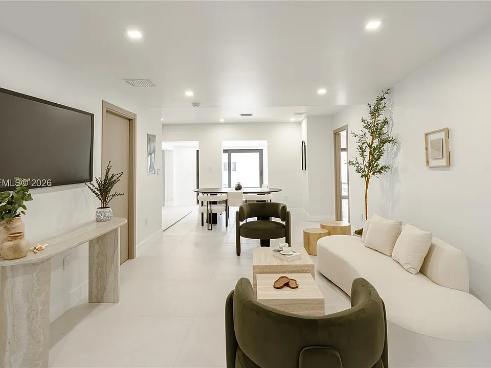 Biarritz Dr