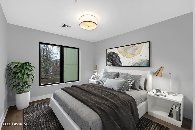 5th image of 116 West Avenue #306