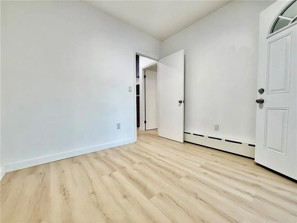3 bed, 800 sqft, $3,000 — Photo 3