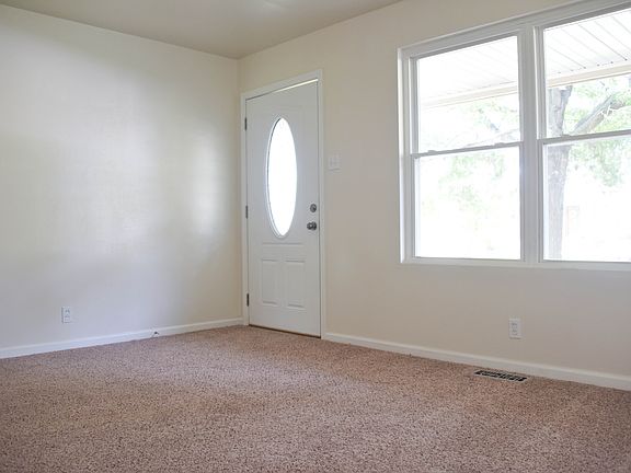 3rd image of 735 Peace Haven Dr