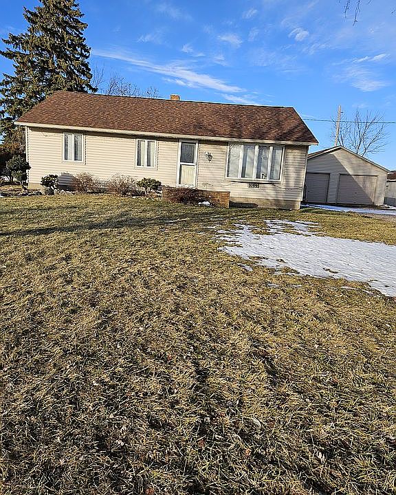 House 2500 square feet