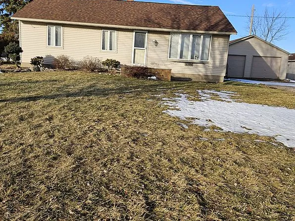 9199 W 48th St, Fremont, MI 49412