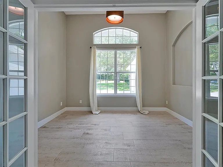 231 Lakay Pl — Photo 37
