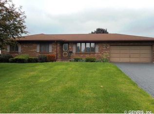 87 Spring Tree Ln, Rochester, NY 14612