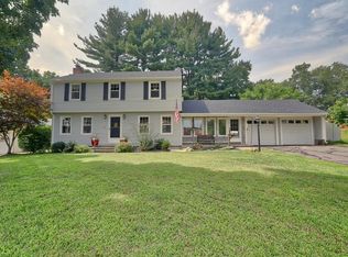 16 Dorwin Dr, West Springfield, MA 01089