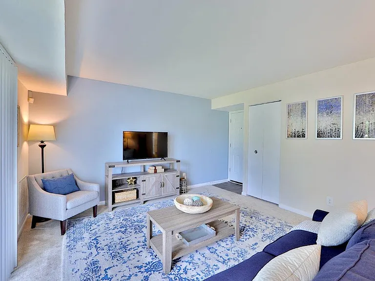 Charlesmont Apartment Homes — Photo 3