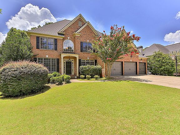2nd image of 505 Lakewood Ct