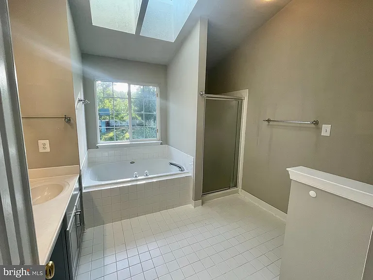 20411 Middlebury St — Photo 17