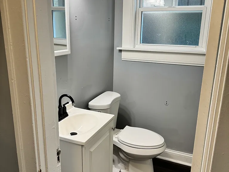 115 E 30th St #2 — Photo 11