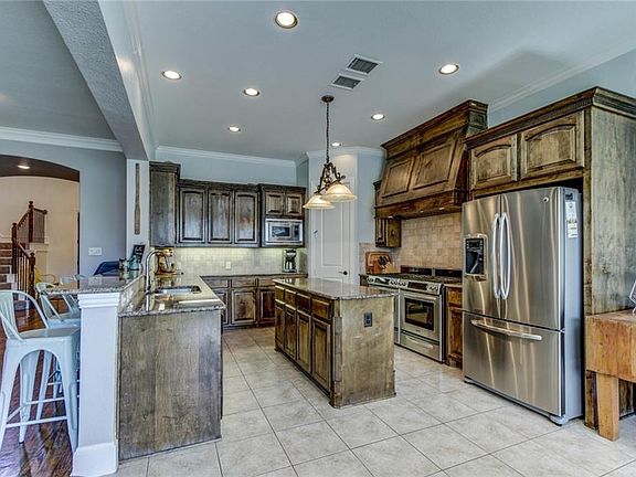 4th image of 2281 Langdon Dr