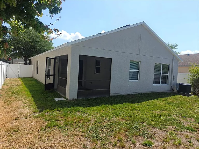 8225 Summer Wood Ln — Photo 25