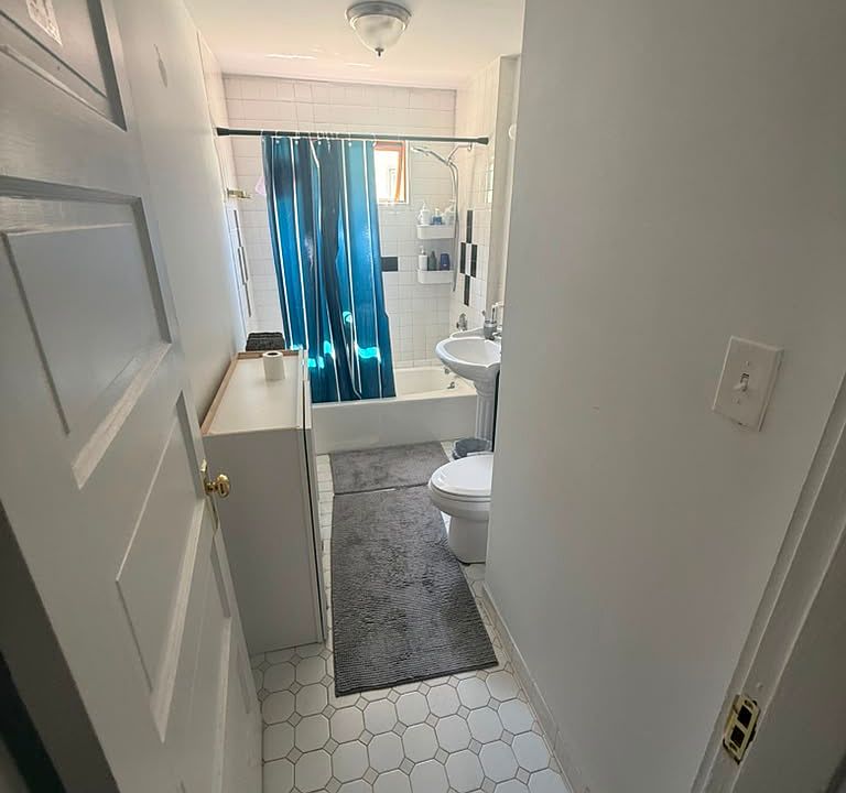 1st image of 50 Lambert St Floor 3