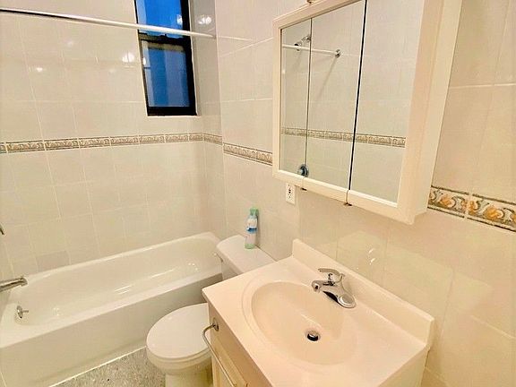 3rd image of 1678 1st Ave APT 3N