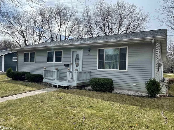 1201 8th Ave S, Clear Lake, IA 50428