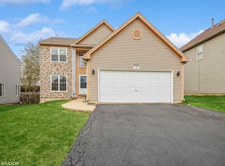 157 Augusta Dr, Streamwood, IL