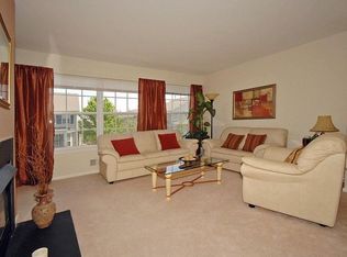 131 Giera Ct, Parlin, NJ 08859
