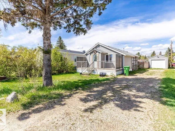 4804 49th St, Calmar, AB T0C 0V0