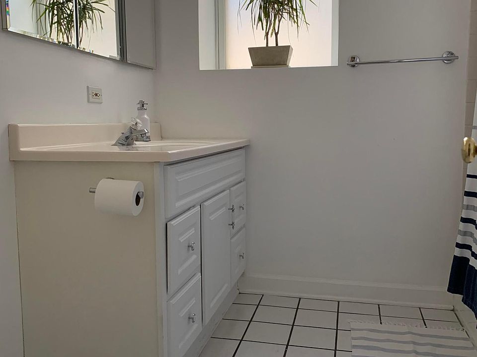 1st image of 1262 W Argyle St APT 3