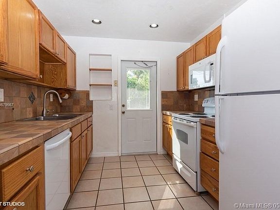 3rd image of 9740 Haitian Dr
