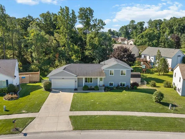 1338 Scott Creek Dr NE, Belmont, MI 49306
