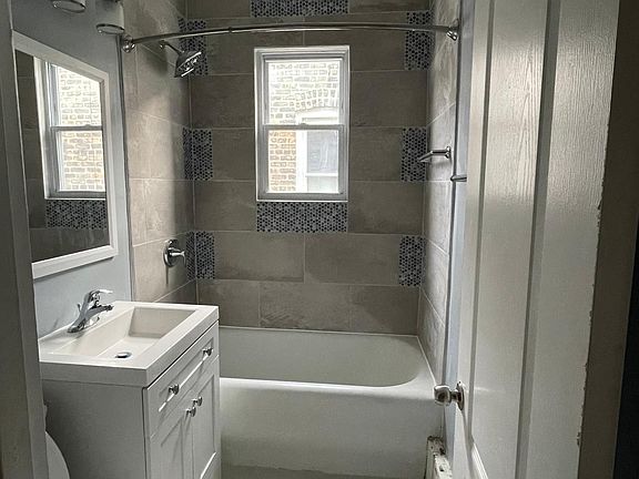 4th image of 1513 N Kolin Ave #2