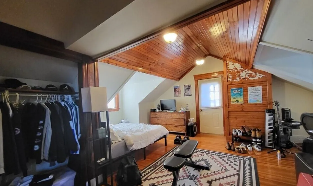 5 bed, $7,900 — Photo 4