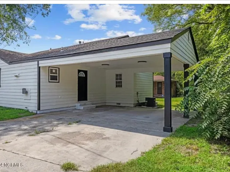 805 Nile St — Photo 3