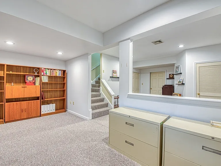 28 Gaslight Ln #28 — Photo 24