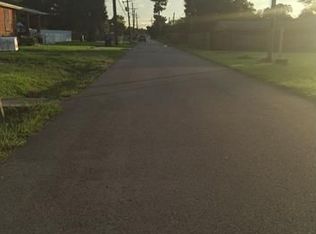 2133 Kenneth Dr, Violet, LA 70092