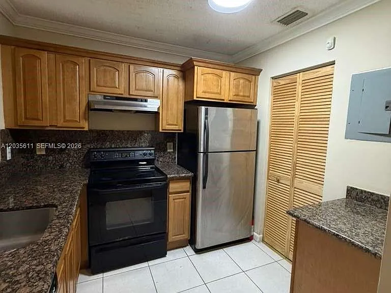 1170 NW 80th Ave #203 — Photo 2