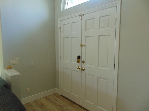 3rd image of 8125 Acacia Cir