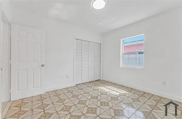 830 NW 30th Ct — Photo 1