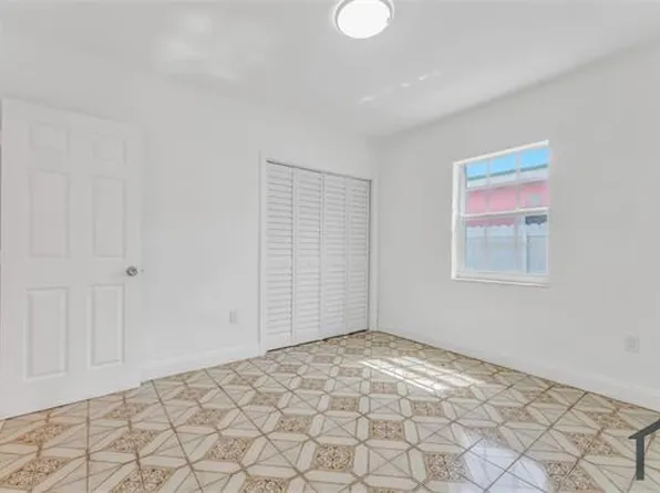 830 NW 30th Ct, Miami, FL 33125