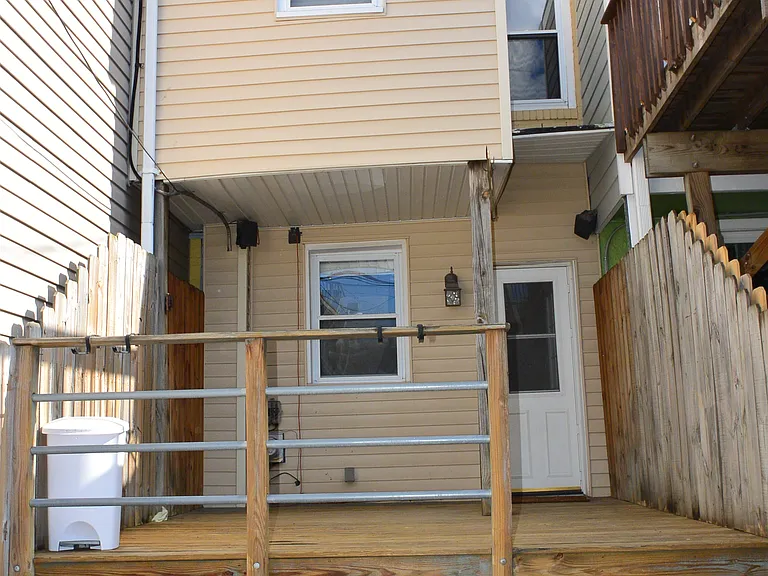 1430 Haubert St — Photo 10