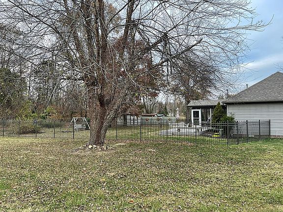 Back of house view 2