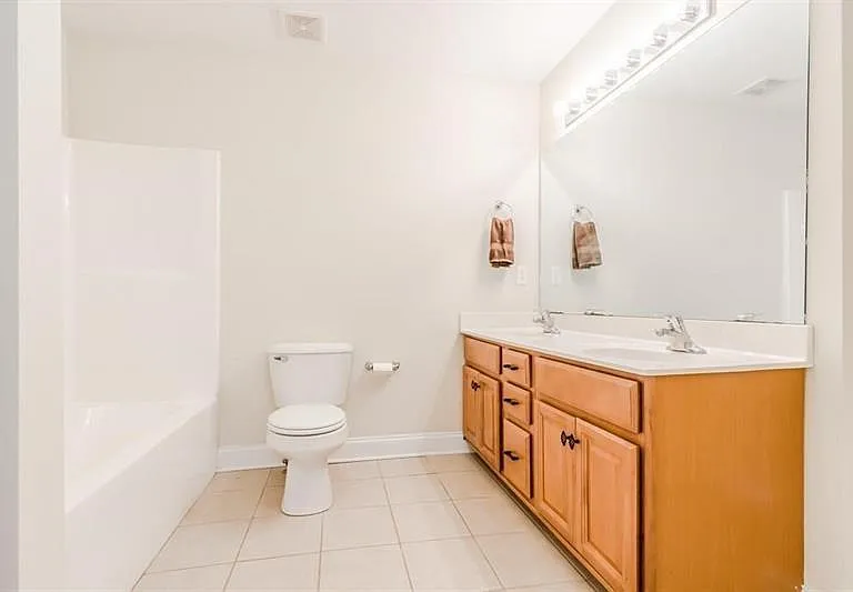3125 Avondale Point — Photo 6