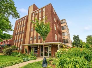 Charlton Towers, Hamilton, ON L8P 2C1