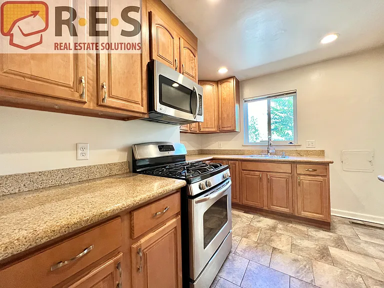 1059 Fillmore St — Photo 3