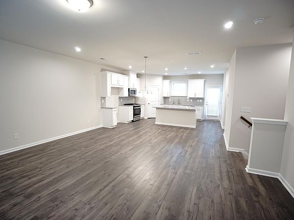 4th image of 3568 Hidden Valley Cir