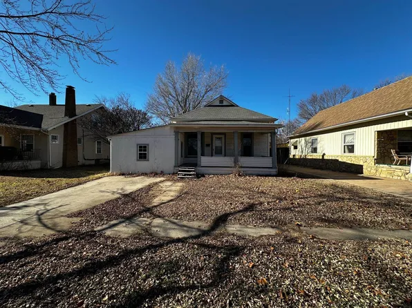 711 N 2nd St, Arkansas City, KS 67005