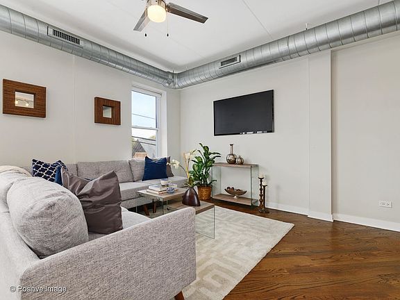 4th image of 3611 W Montrose Ave Unit 305