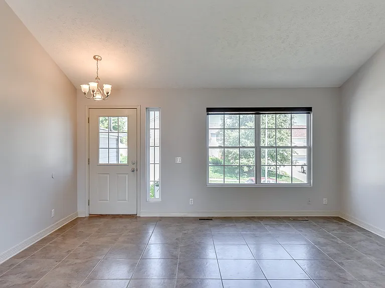 16655 Erskine St — Photo 4