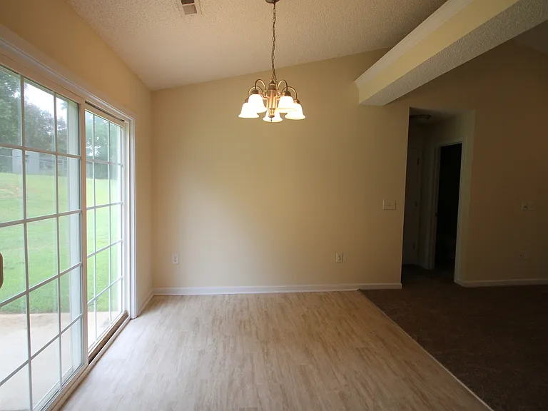 1258 Camellia Ct — Photo 5
